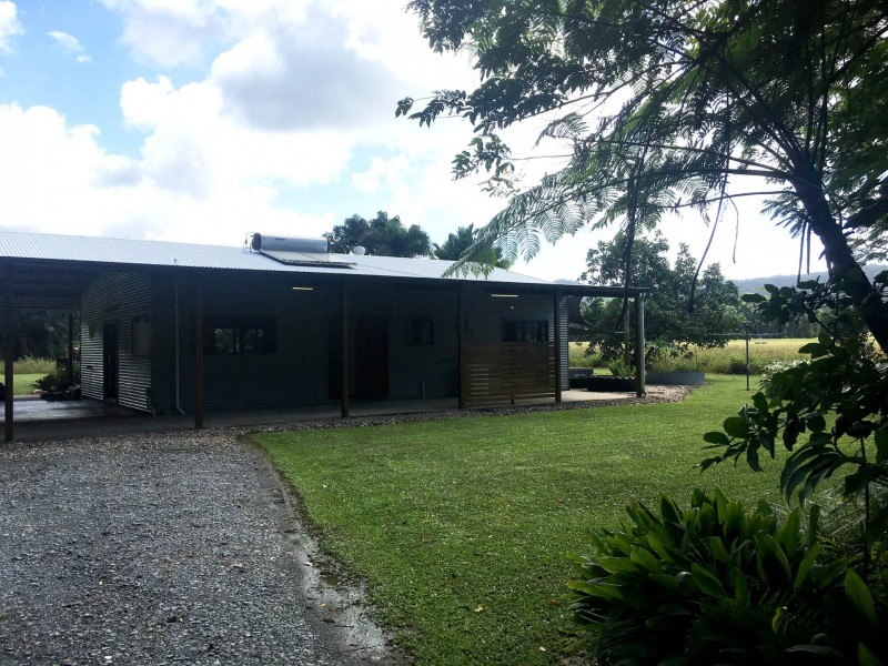 31 Kingston Road, Whyanbeel QLD 4873