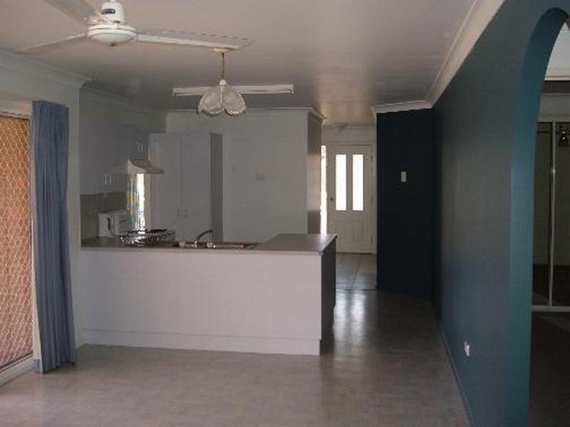 15 Kavanagh Crescent, Koongal QLD 4701