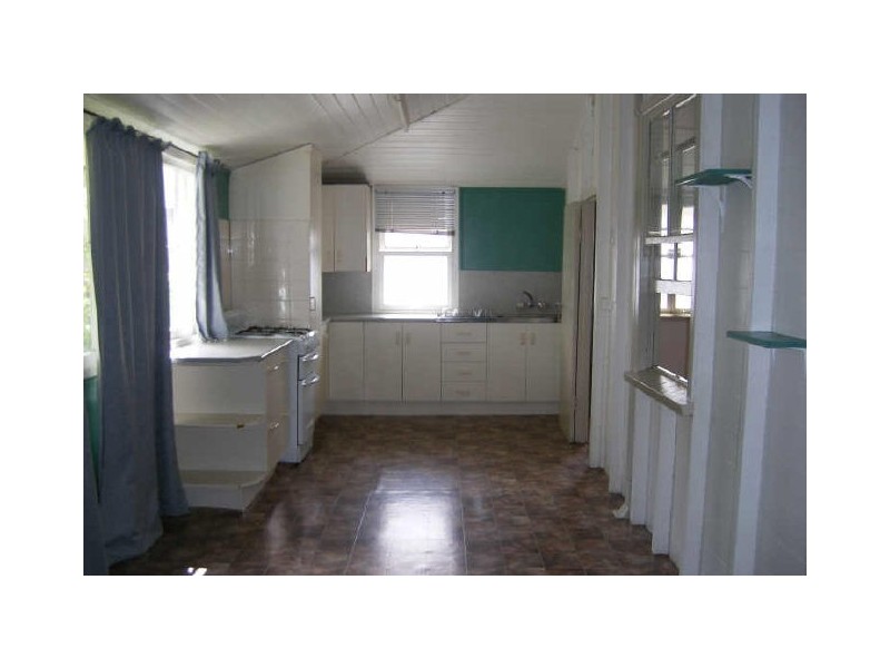 62 CAROLINE STREET, Allenstown QLD 4700