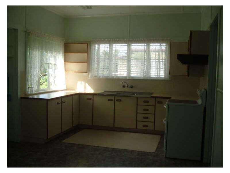9 Thackeray Street, Park Avenue QLD 4701