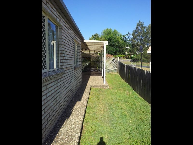 27 Van Haeren Street, Kawana QLD 4701