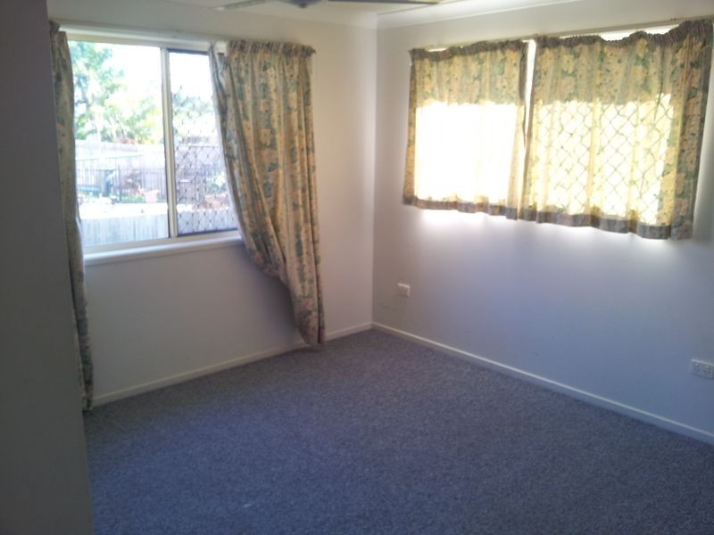 27 Van Haeren Street, Kawana QLD 4701