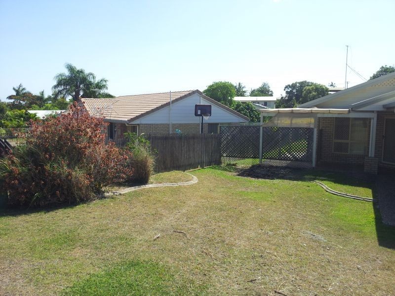 27 Van Haeren Street, Kawana QLD 4701