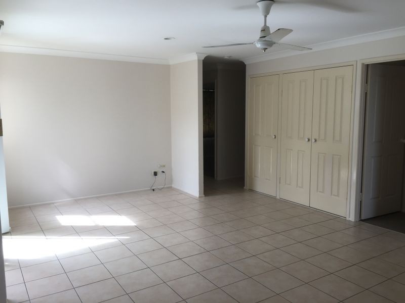 2/35B Wentworth Terrace, The Range QLD 4700