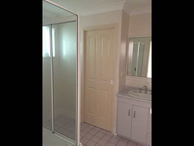 2/35B Wentworth Terrace, The Range QLD 4700