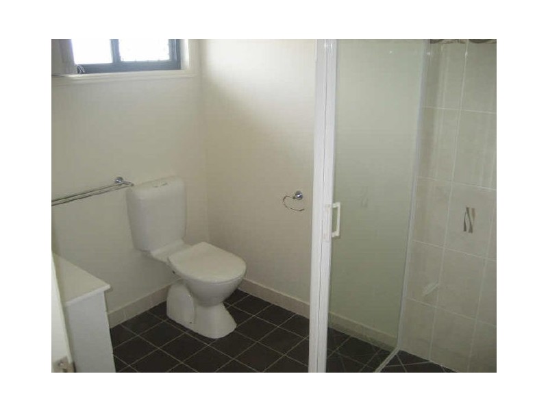 10 Joseph Street, Gracemere QLD 4702