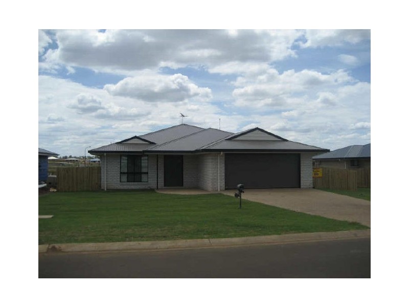 10 Joseph Street, Gracemere QLD 4702