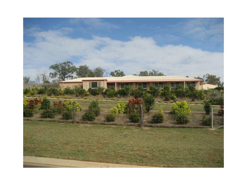 2 Fairmont Terrace, Rockyview QLD 4701
