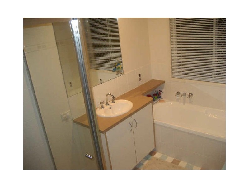 2 Fairmont Terrace, Rockyview QLD 4701