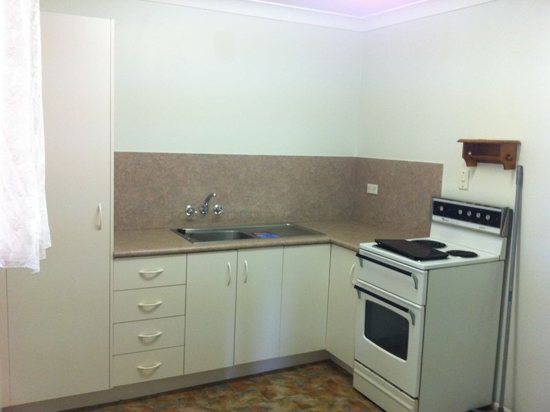 2/335 Lawrence Avenue, Frenchville QLD 4701