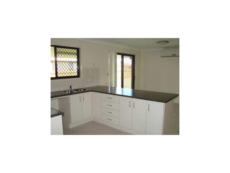 3 William Close, Gracemere QLD 4702