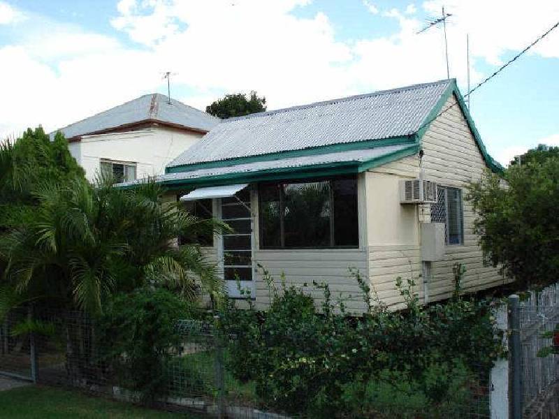 10 ARNOLD STREET, Allenstown QLD 4700