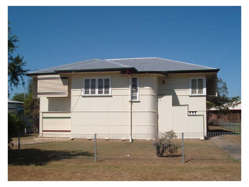 42 Lucas Street, Berserker QLD 4701