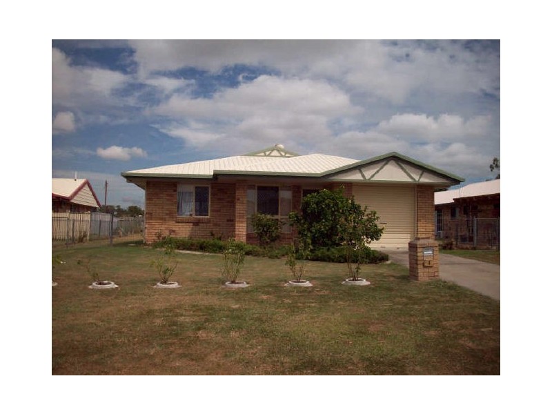 4 Hotham Close, Parkhurst QLD 4702