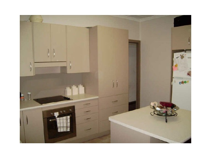 8 Luck Avenue, Wandal QLD 4700