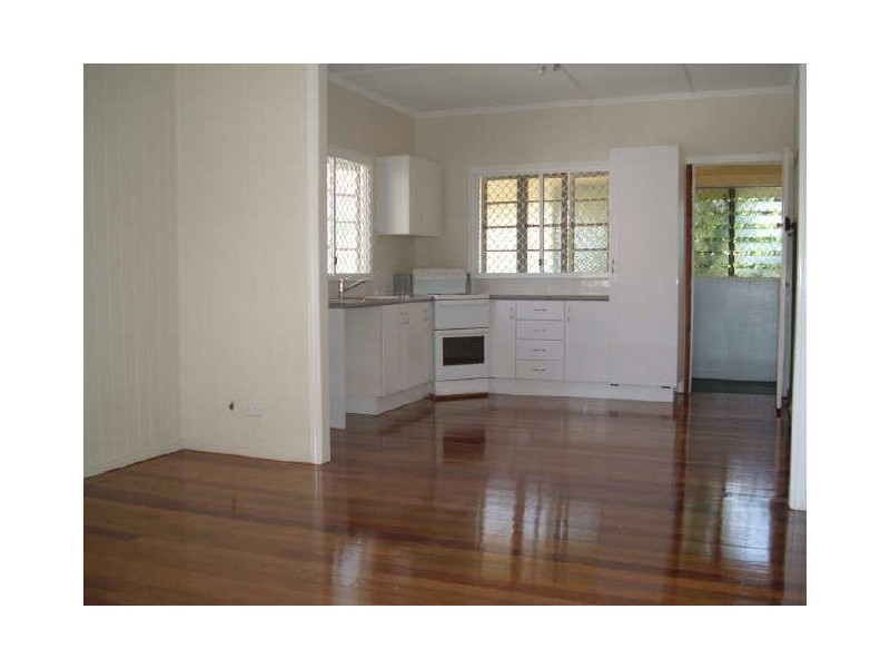 86 LIVINGSTONE STREET, Berserker QLD 4701