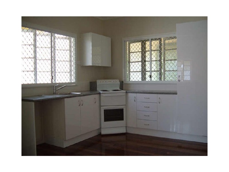 86 LIVINGSTONE STREET, Berserker QLD 4701