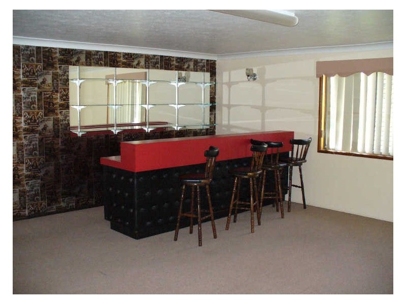 6 Rodger Street, Park Avenue QLD 4701