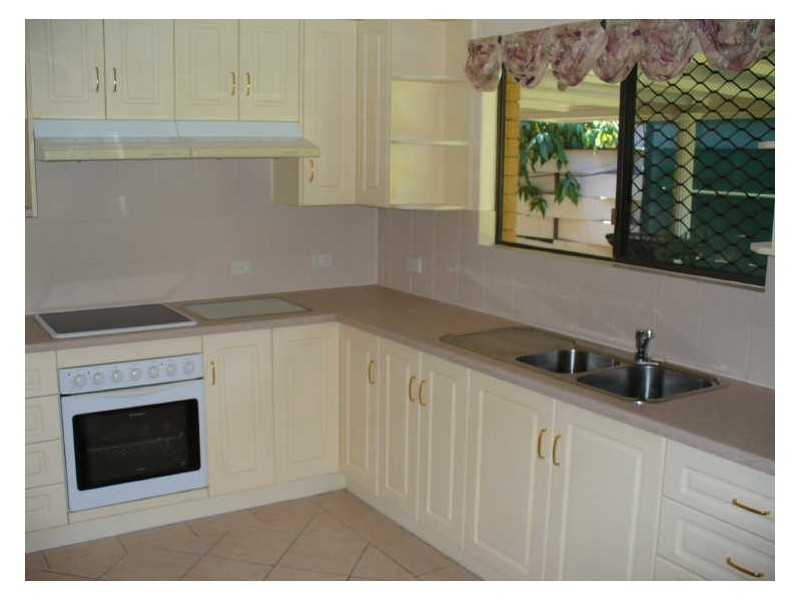 6 Rodger Street, Park Avenue QLD 4701