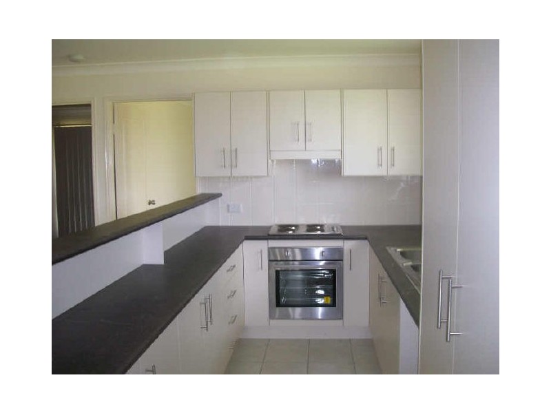 10 JOSEPH STREET, Gracemere QLD 4702
