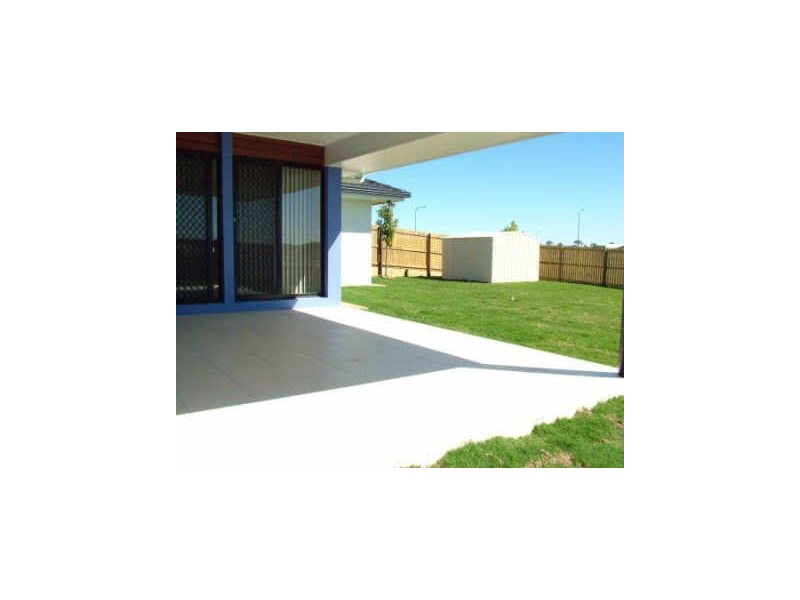 74 BUXTON DRIVE, Gracemere QLD 4702