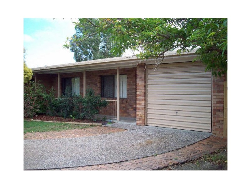 2/2 Chalmers Street, Norman Gardens QLD 4701