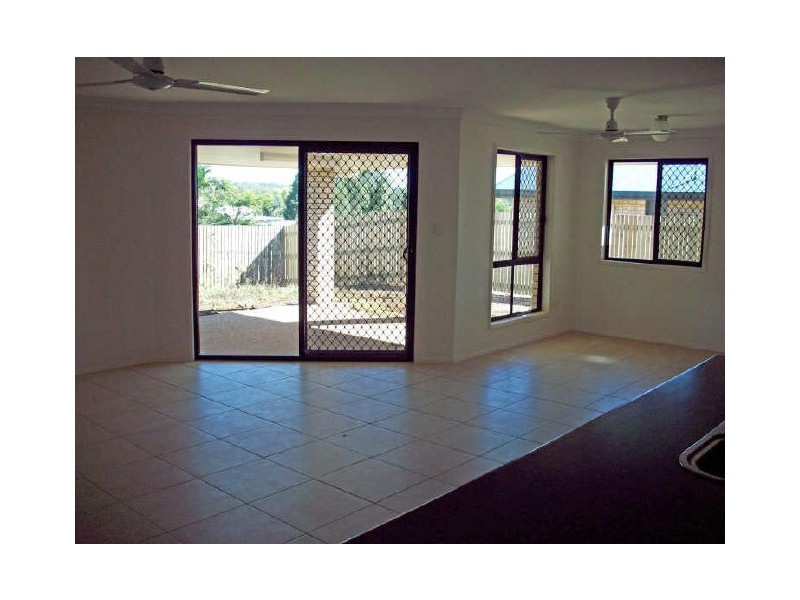 5 John Oxley Drive, Gracemere QLD 4702