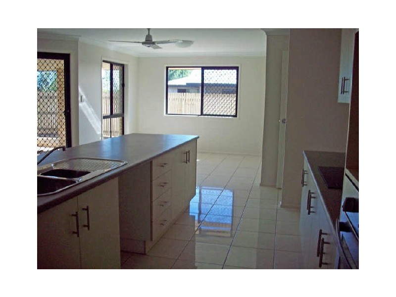 7 John Oxley Drive, Gracemere QLD 4702