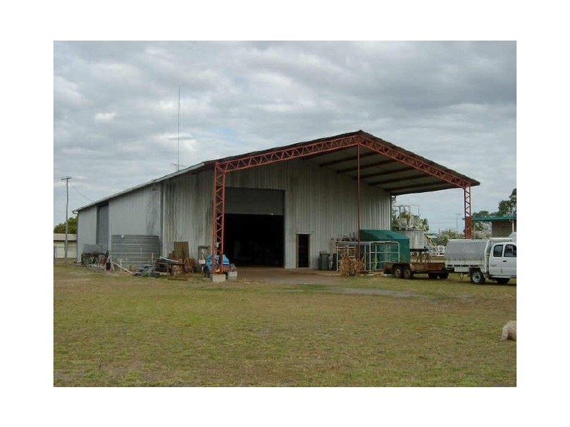 9 Okano Street, Moura QLD 4718