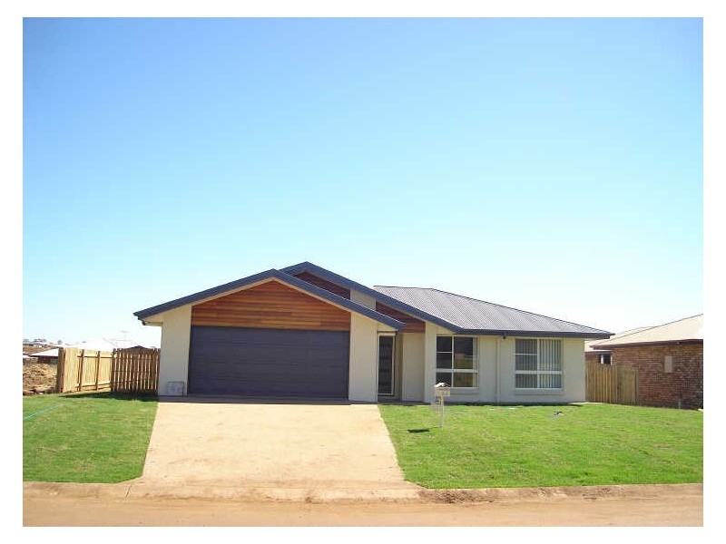 8 Annie Close, Gracemere QLD 4702