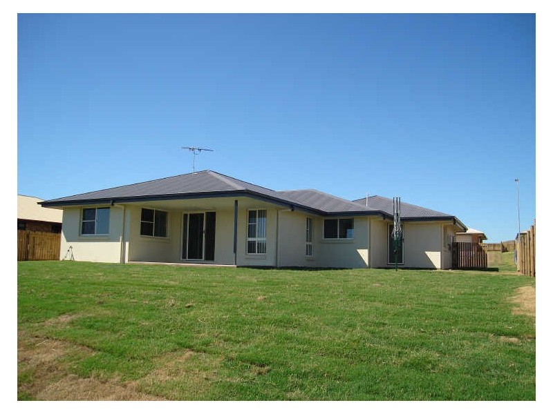 8 Annie Close, Gracemere QLD 4702