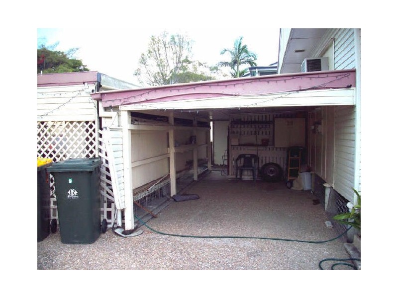 9 Renshaw Street, Park Avenue QLD 4701