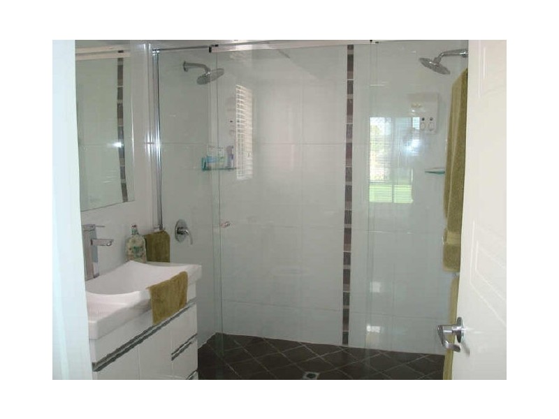 8 Wheeler Avenue, Gracemere QLD 4702