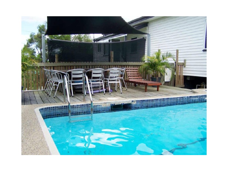 17 Meade Street, Wandal QLD 4700