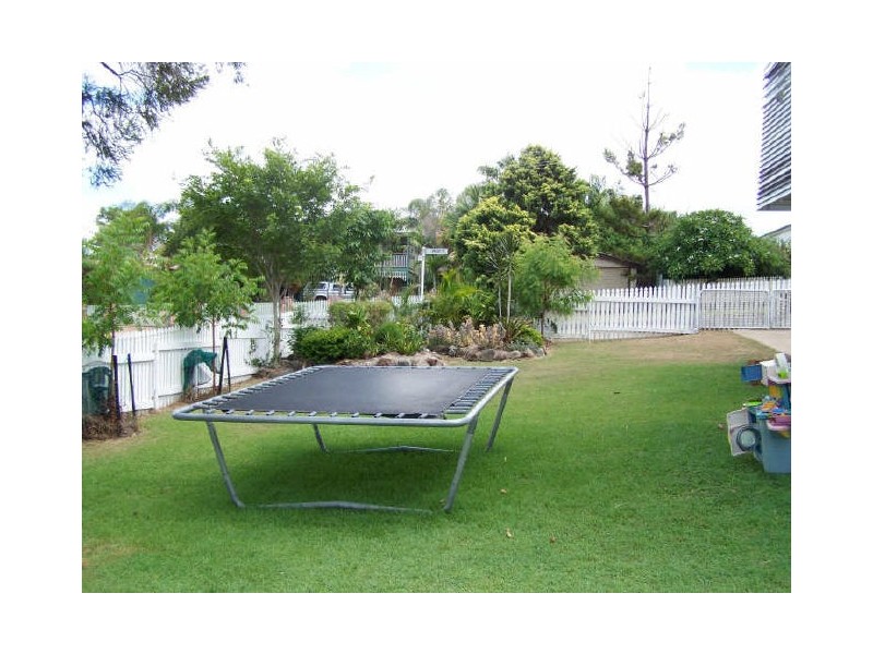 17 Meade Street, Wandal QLD 4700