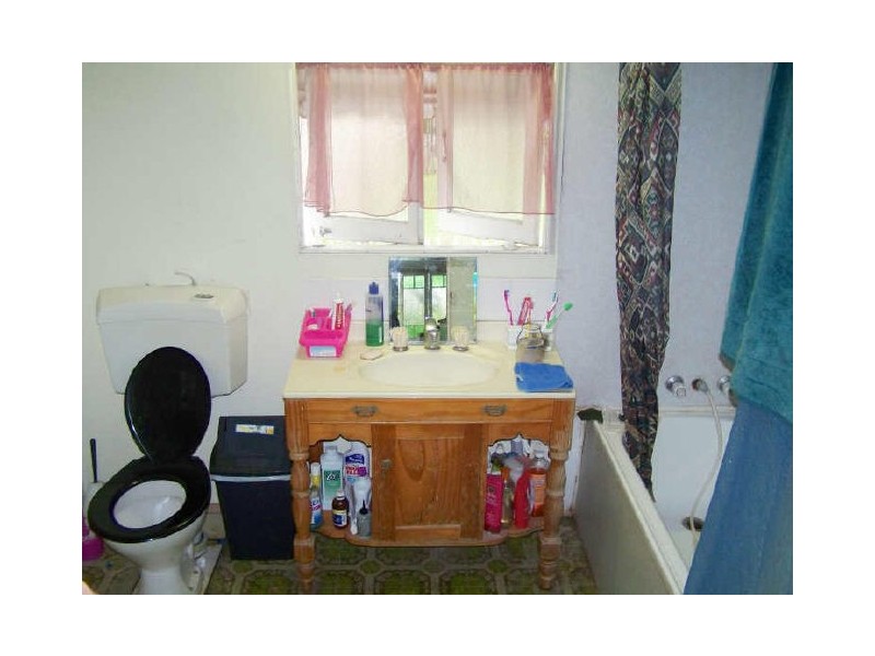 10 Bracher Street, Wandal QLD 4700