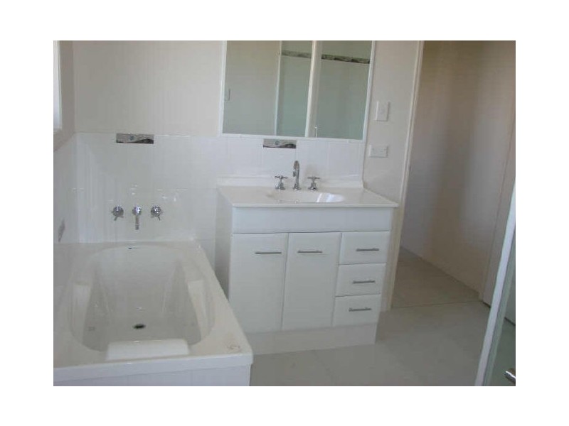 111 Abby Drive, Gracemere QLD 4702