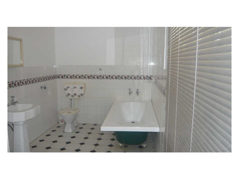 128 Lucas Street, Gracemere QLD 4702