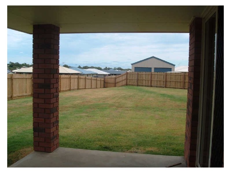17 William Close, Gracemere QLD 4702