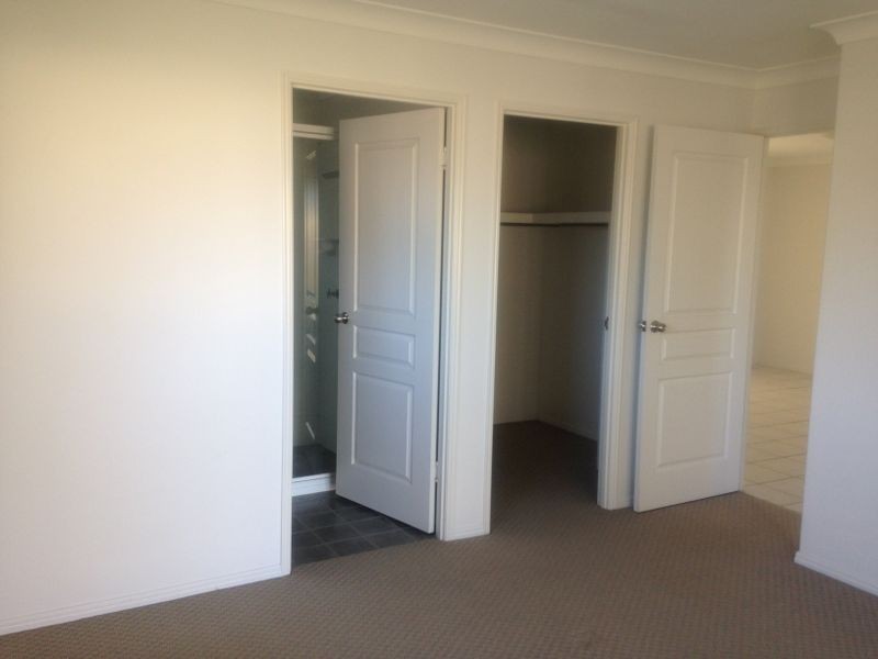22 William Close, Gracemere QLD 4702
