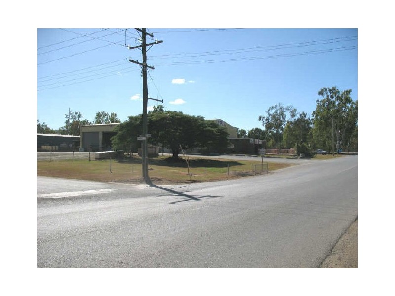 2 Featherstone Street, Rockhampton QLD 4700