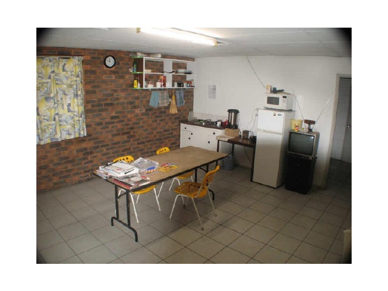 2 Featherstone Street, Rockhampton QLD 4700