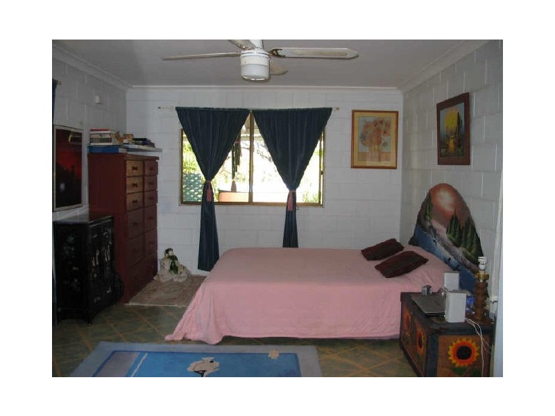 2 Porters Lane, Mount Morgan QLD 4714