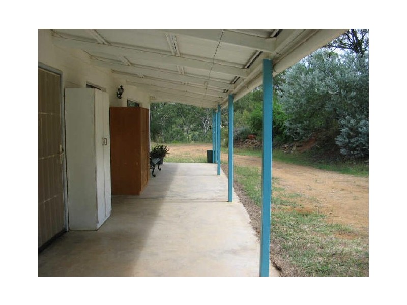 2 Porters Lane, Mount Morgan QLD 4714