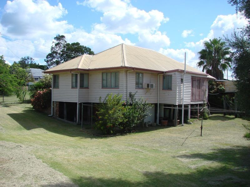 49 Hall Street, Mount Morgan QLD 4714