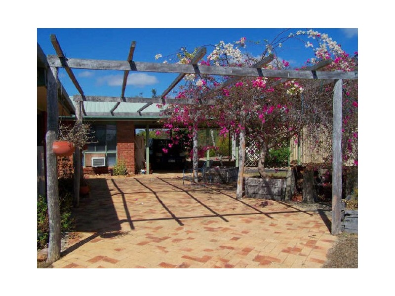 20 Petersen Road, Alton Downs QLD 4702