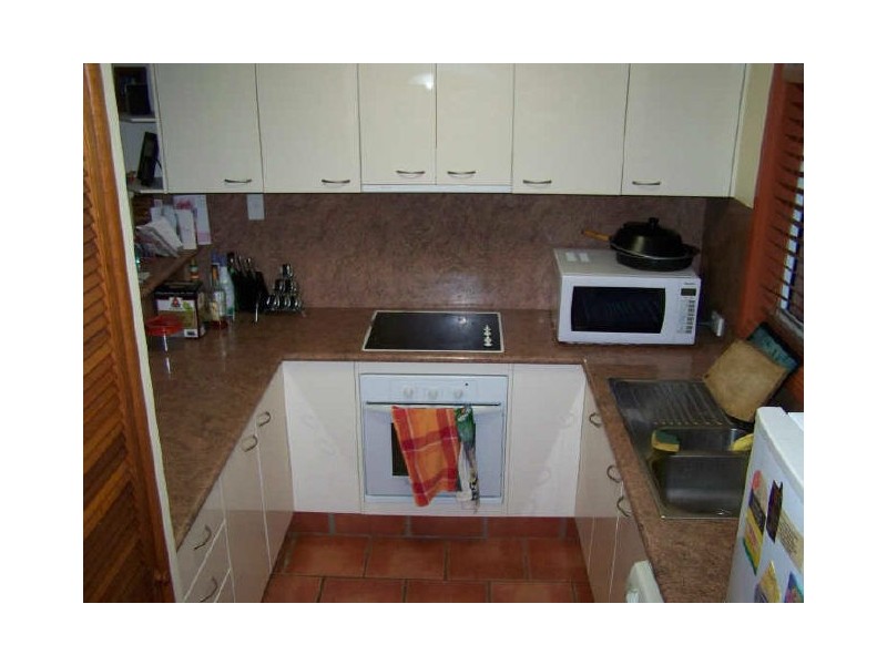 18 Schofield Parade, Keppel Sands QLD 4702