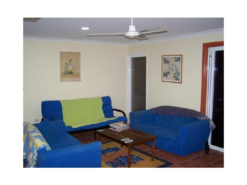 18 Schofield Parade, Keppel Sands QLD 4702