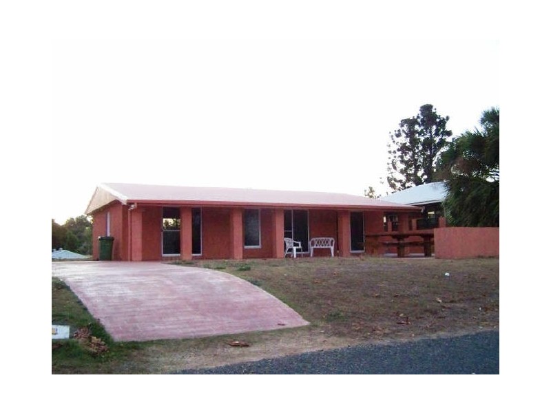 18 Schofield Parade, Keppel Sands QLD 4702