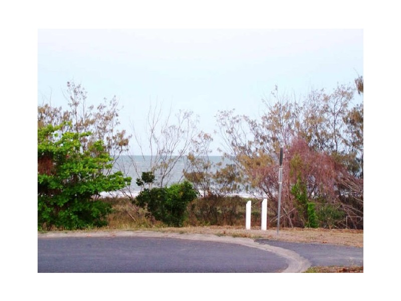 18 Schofield Parade, Keppel Sands QLD 4702